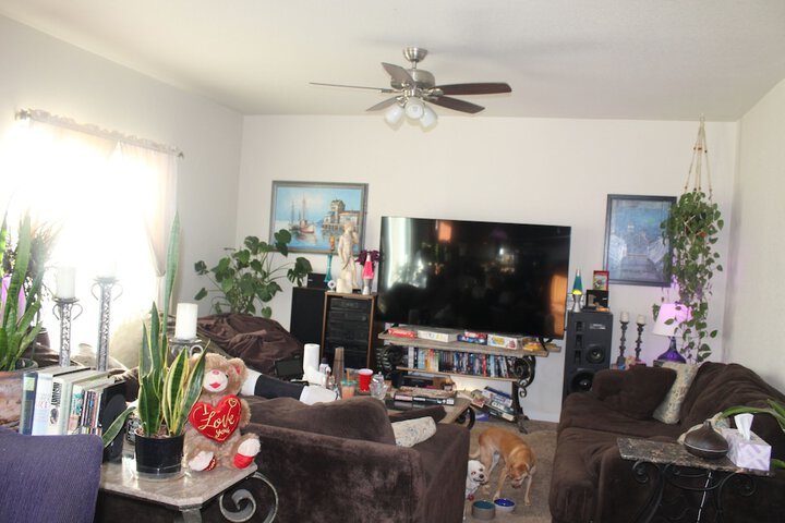 Room 13 of 27