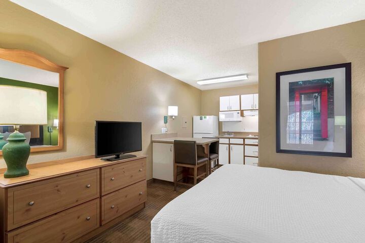 Room 21 of 32