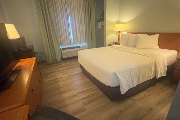 Room 36 of 66