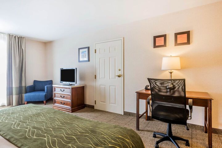 Room 17 of 33