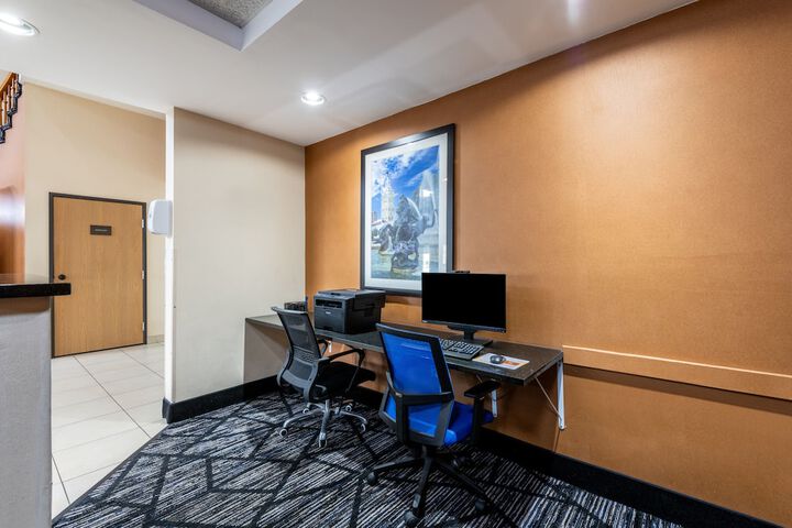 Business Center 21 of 21