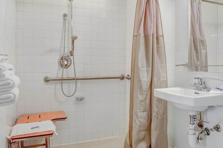 Room 14 of 31
