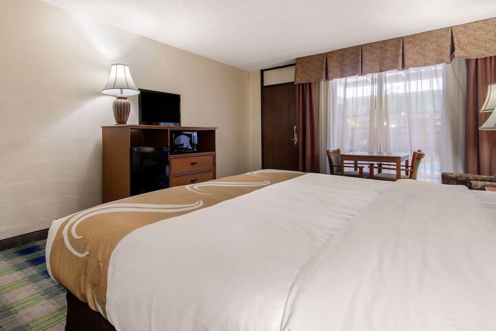 Room 12 of 25