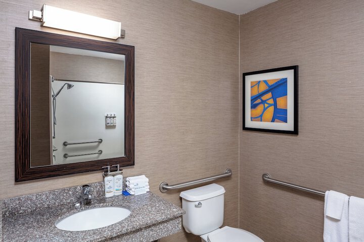 Holiday Inn Express St. Louis West - OFallon by IHG