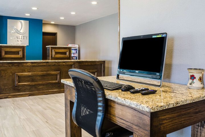Business Center 33 of 36