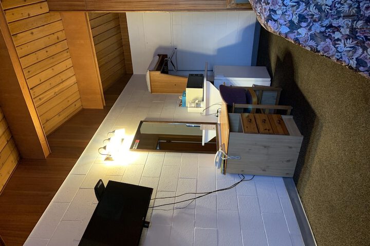 Room 11 of 34