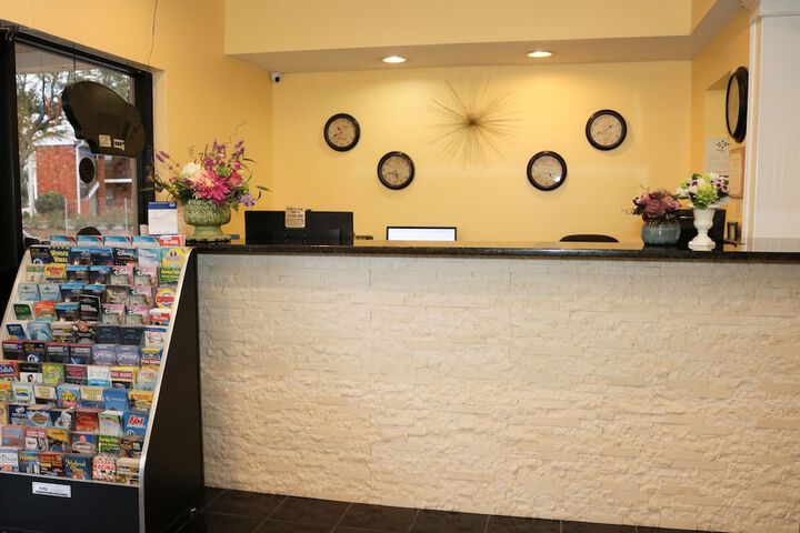Shining Light Inn & Suites