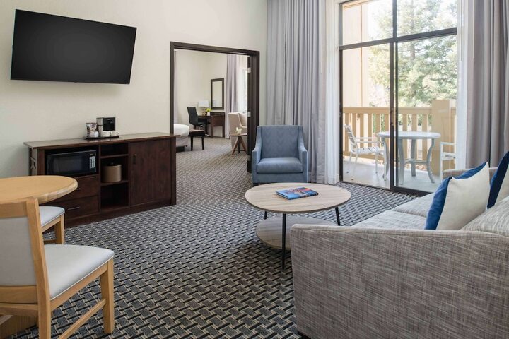 Room 14 of 64