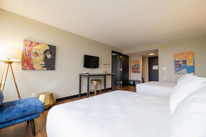 The Highlander Hotel Iowa City an Ascend Collection Hotel