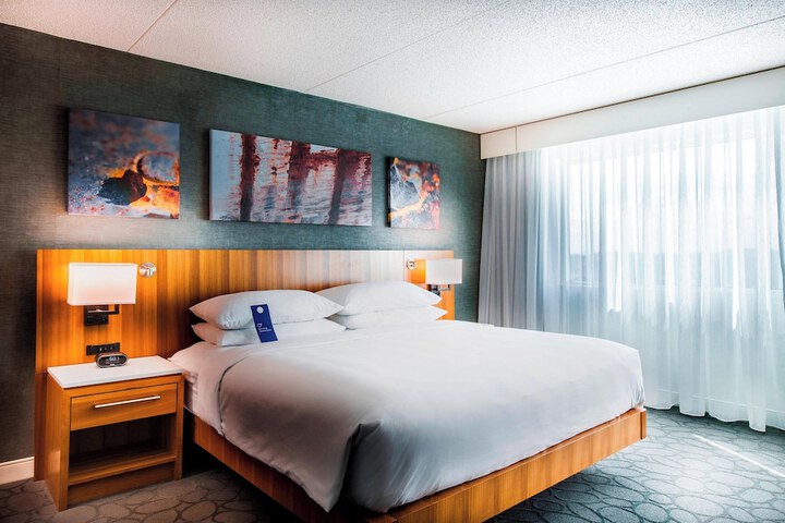 Delta Hotels by Marriott Fargo