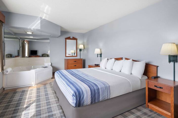Room 6 of 39
