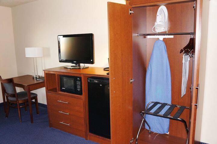 Room 41 of 64