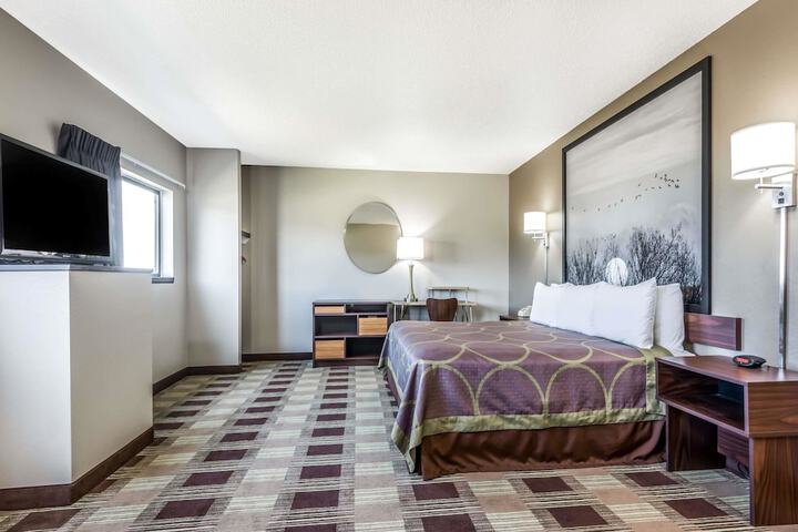 Room 5 of 15