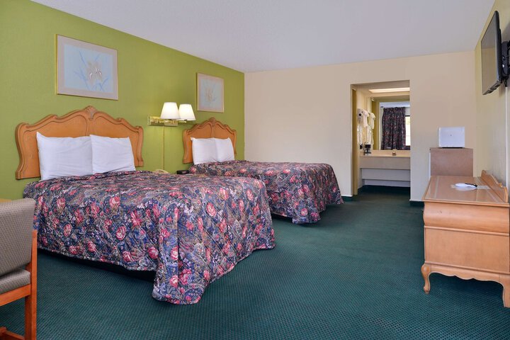 Room 18 of 21