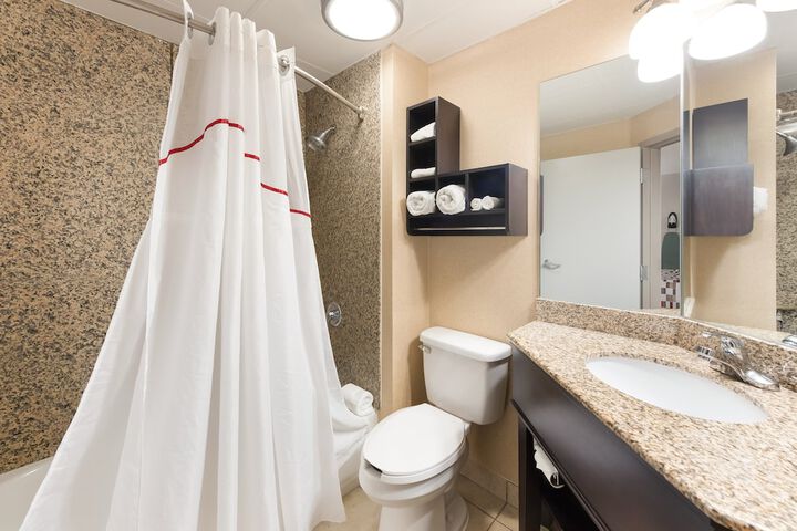 Red Roof Inn & Suites Columbus - West Broad