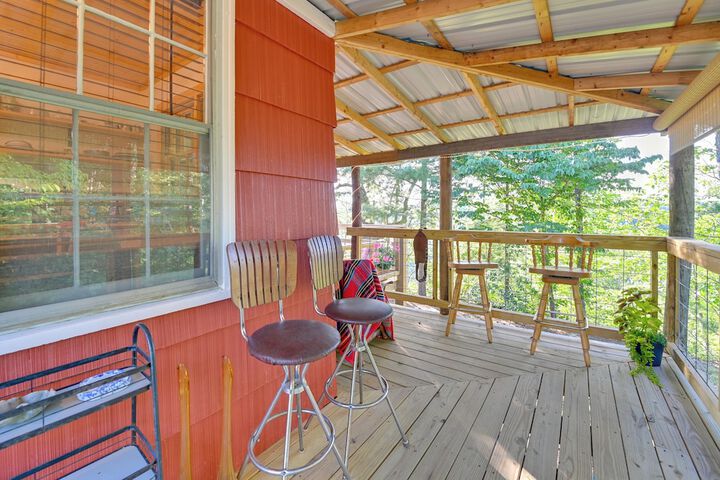 Cozy Beattyville Cabin w / Fire Pit