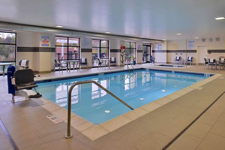 Pool 10 of 64