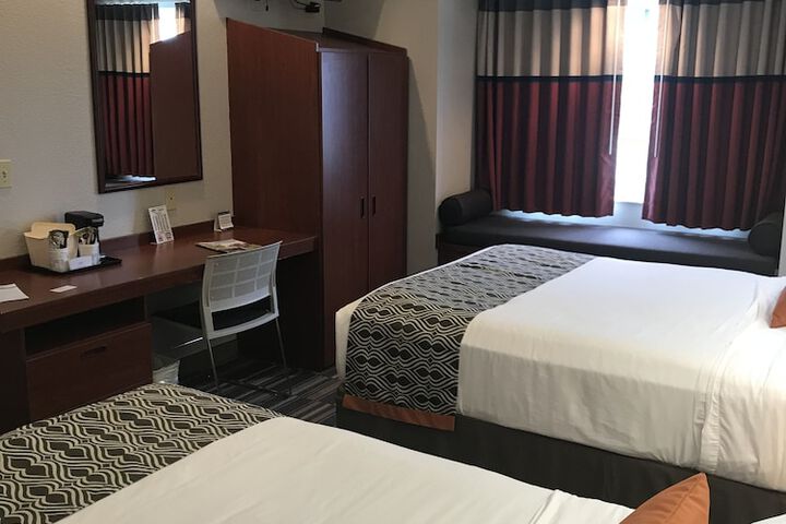 Microtel Inn & Suites by Wyndham Urbandale / Des Moines