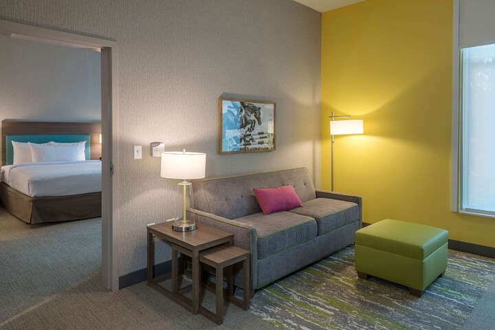 Room 17 of 27