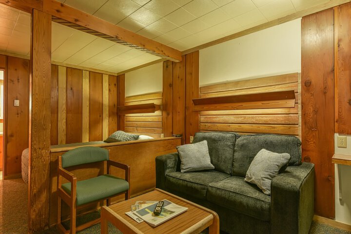 Room 146 of 233