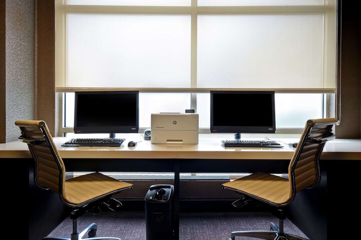 Business Center 52 of 52