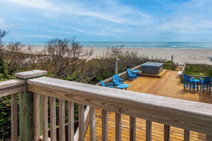 Surfside Cottage by Topsail Realty