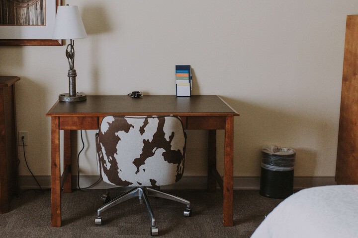 Room 10 of 38