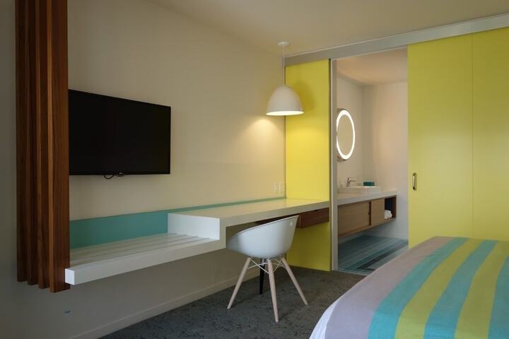 Room 41 of 85