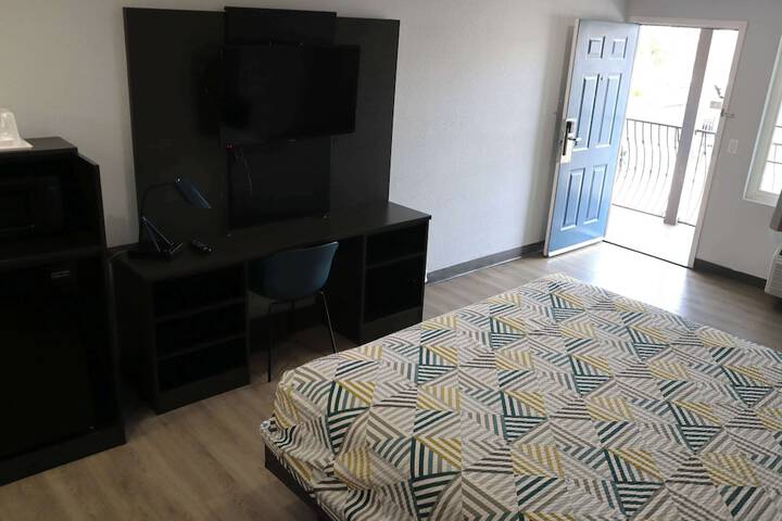 Room 14 of 34