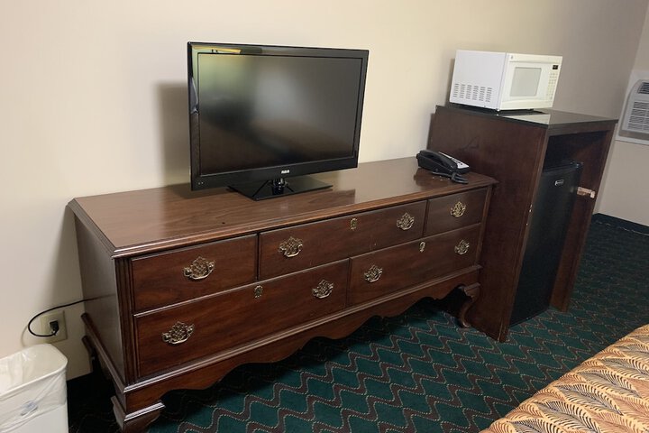 Room 5 of 10