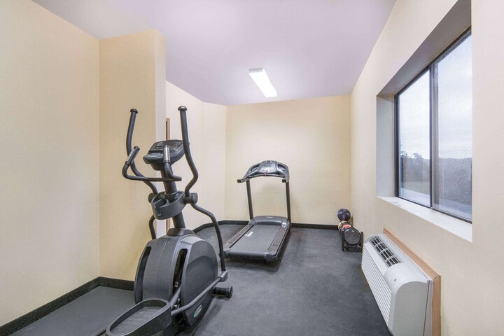 Days Inn by Wyndham Baytown East