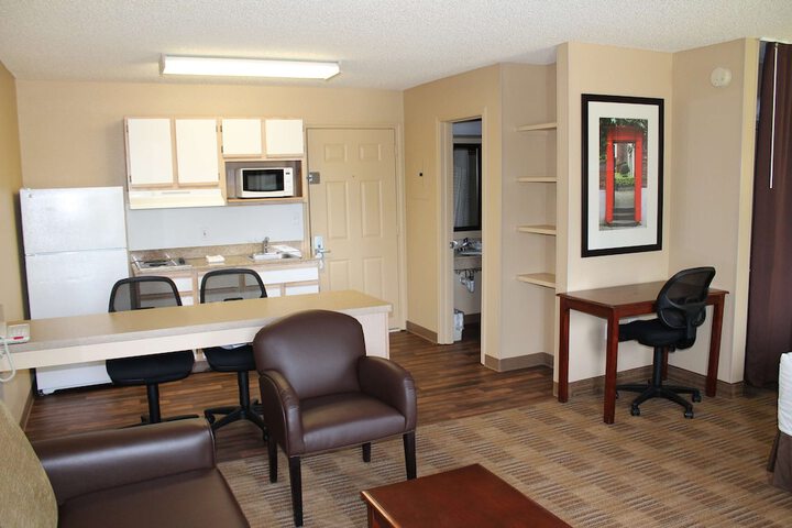 Room 15 of 35