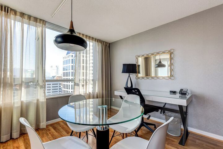 Room 33 of 40