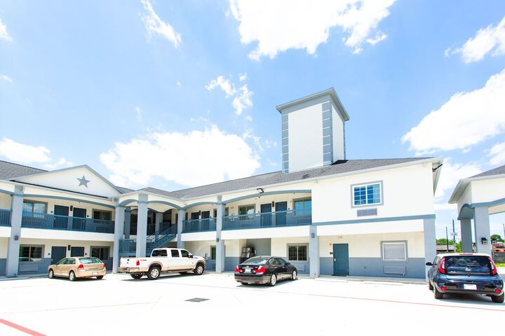 Hotel 4 of 57