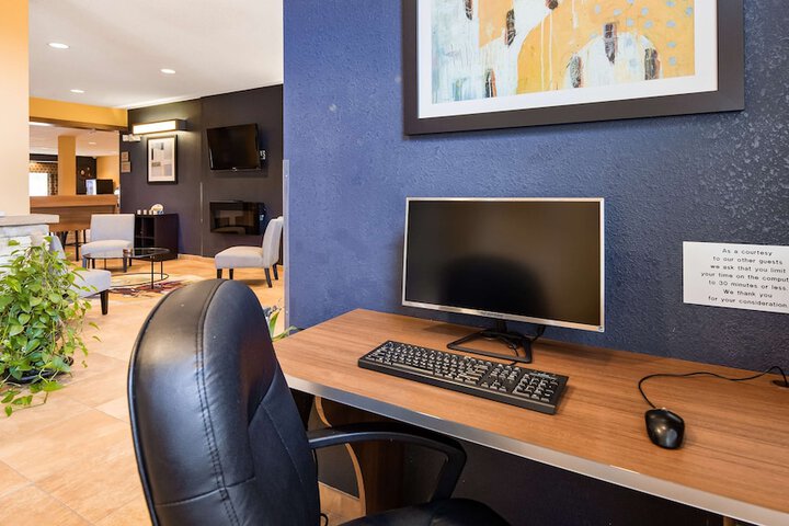 Business Center 24 of 24