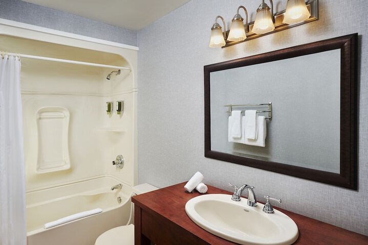 Room 16 of 38
