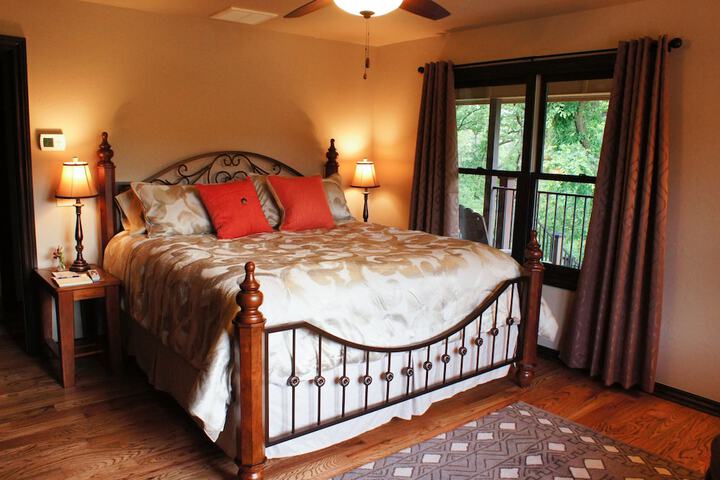 Hidden Meadows B & B