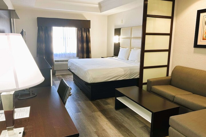 Room 8 of 25