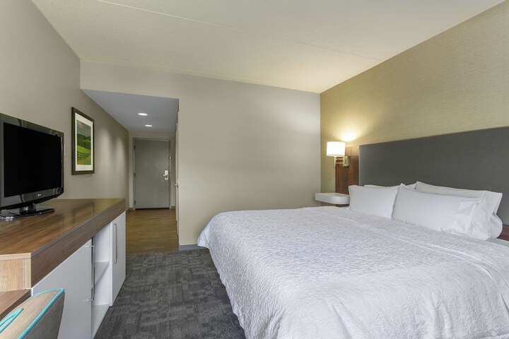 Room 28 of 42