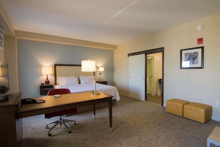 Hampton Inn & Suites Tulsa Downtown