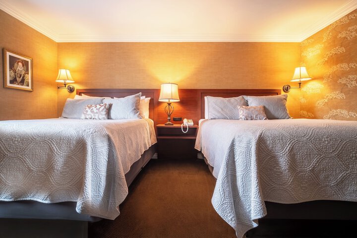 Red Coach Inn