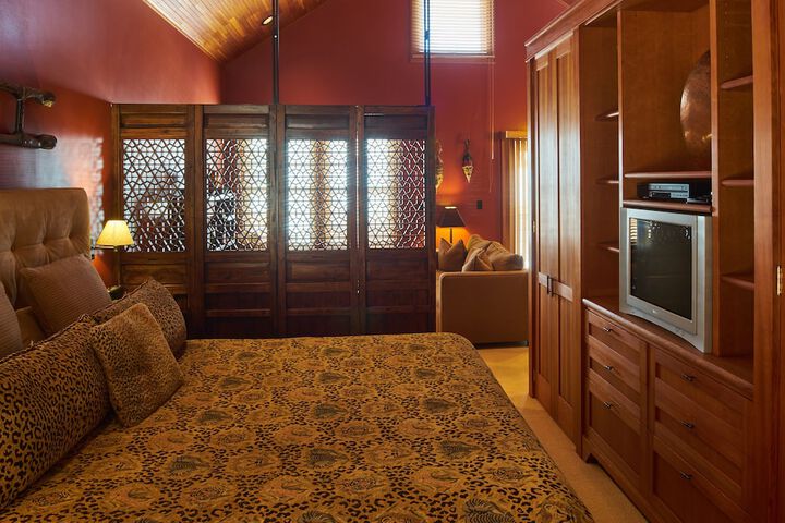 Room 35 of 79