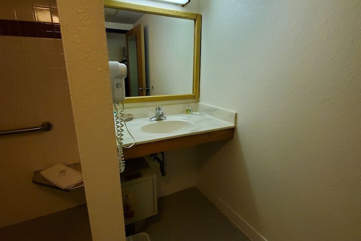 Room 25 of 36