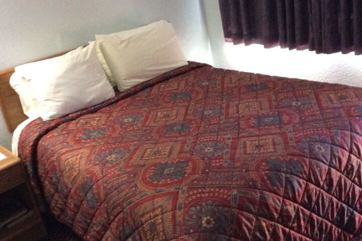 Room 13 of 34