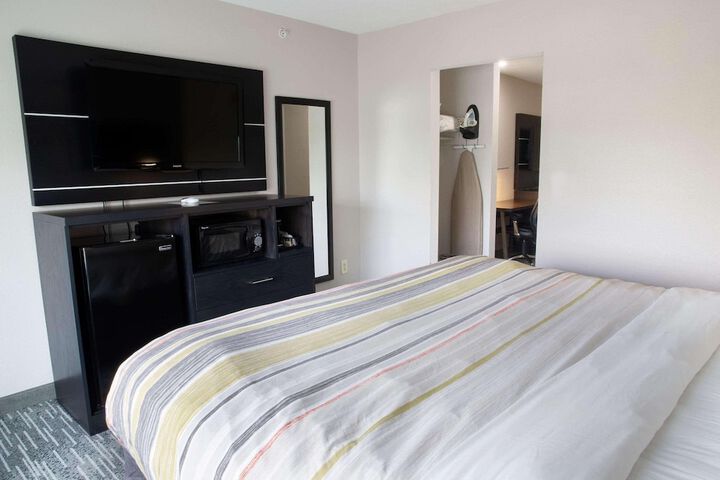 Country Inn & Suites by Radisson Columbus West, OH