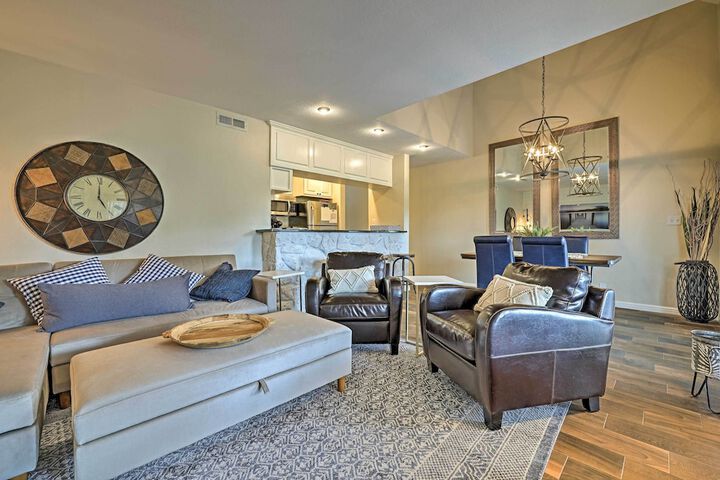 Modern Townhome w / Patio Next Door to Resort