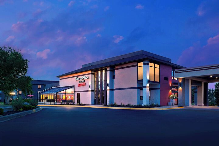 Hotel 4 of 65