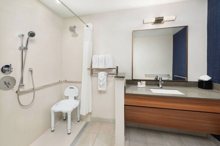 Room 13 of 23