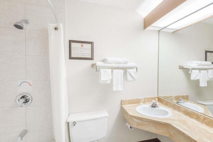 Super 8 by Wyndham Columbus