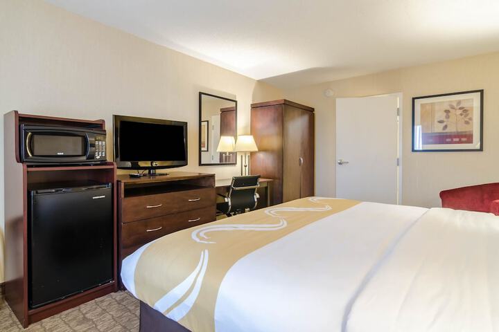 Room 9 of 29